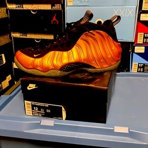 Nike Air Foamposite One Metallic Gold